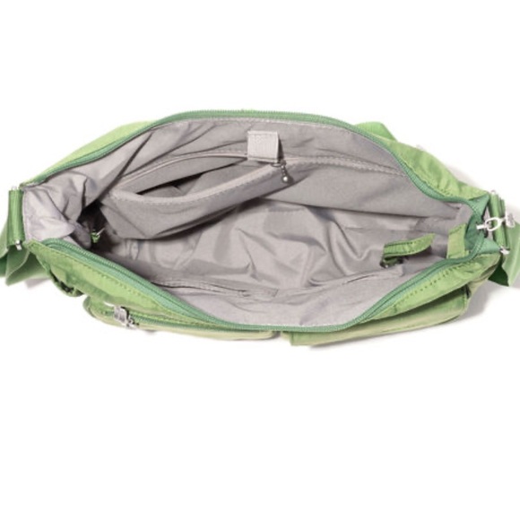 Everywhere Bagg With RFID in Moss - Picture 3 of 7